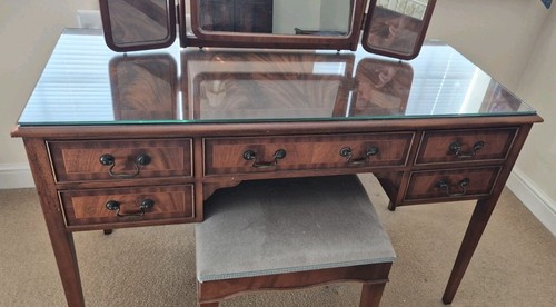 Flamed mahogany dressing - flamed,