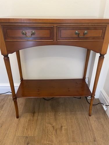 Bradley yew hall - bradley, table