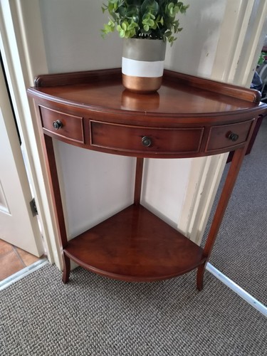 Bradley corner table - bradley,